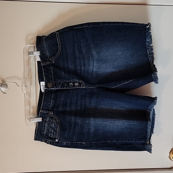 Lane Bryant Pants - Lane Bryant Mid-Rise Essential Stretch Bermuda